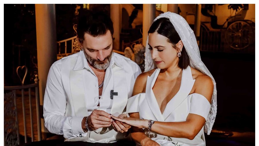 El actor Julián Gil y la presentadora de televisión Valeria Marín se casan nuevamente en Las Vegas