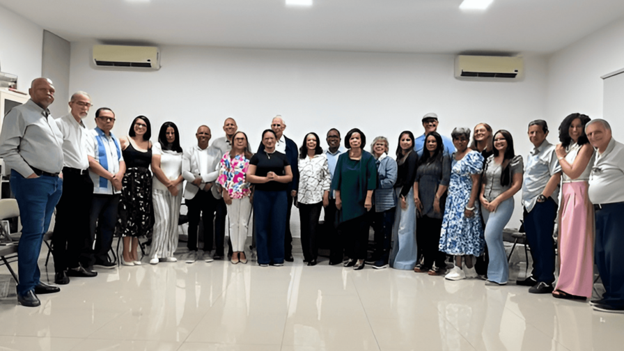 Ateneo Insular dedicó su encuentro literario de agosto a Jit Manuel Castillo