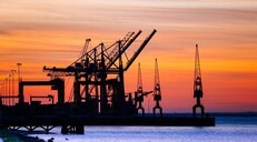 El petróleo de Texas cierra con una bajada del 3.2 %, hasta los 102.43 dólares el barril