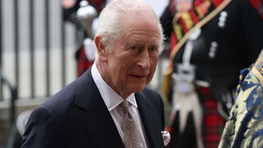 Carlos III responde a las memorias del hermano de Diana de Gales