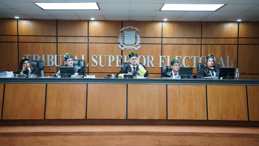 El PLD gana una batalla, pero impugnación contra su consulta se mantiene en el TSE El PLD gana una batalla, pero impugnación contra su consulta se mantiene en el TSE