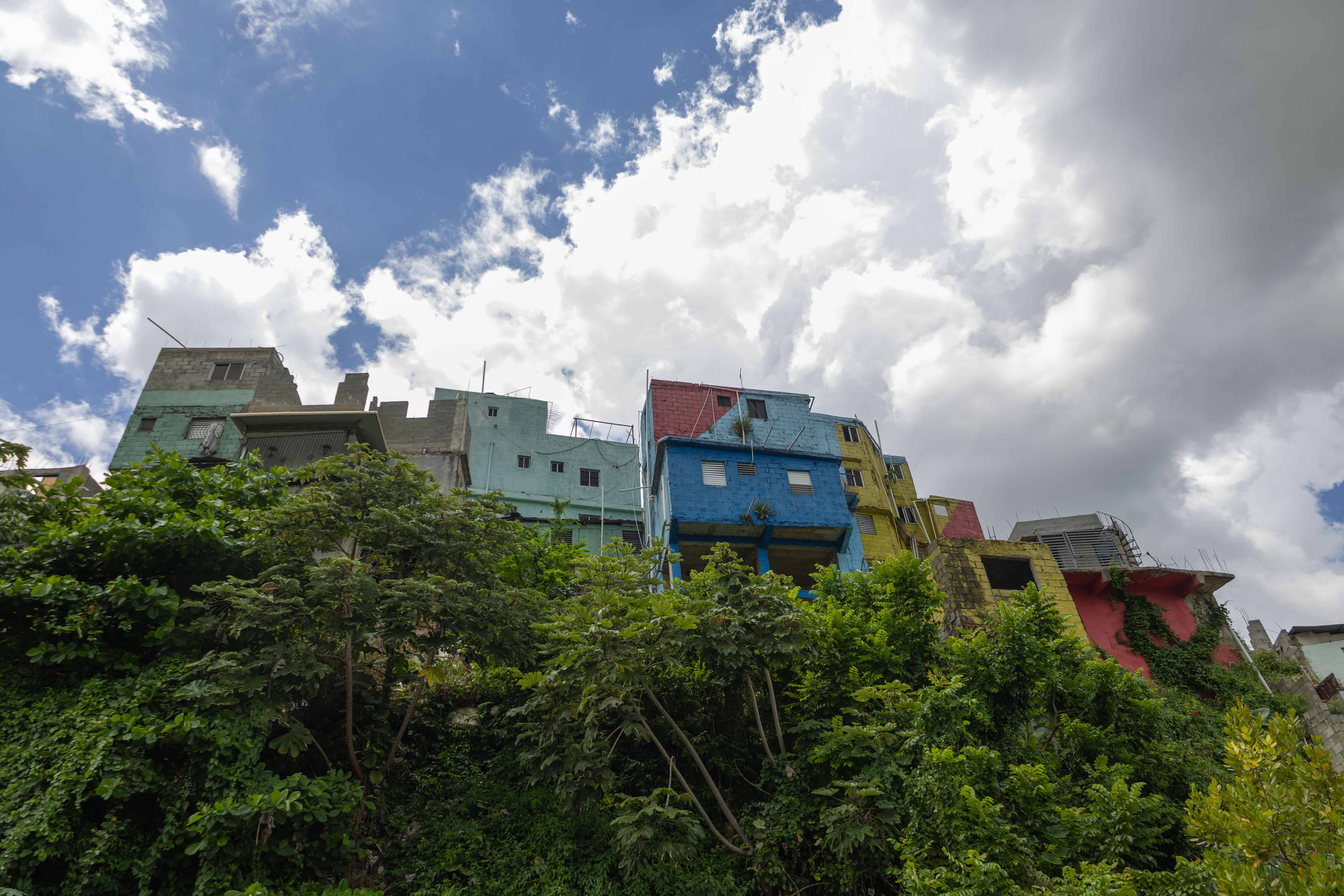 Viviendas en zona vulnerable de Crisro Rey. 