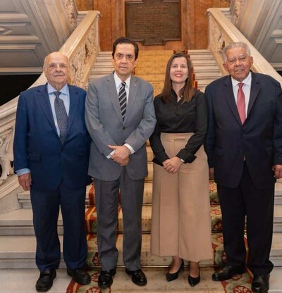 Juan Bolívar Díaz presenta en Madrid su libro de memorias “Con las riendas tensas”