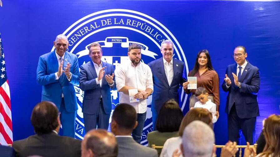 Así pueden solicitar los dominicanos en el exterior el nuevo pasaporte electrónico