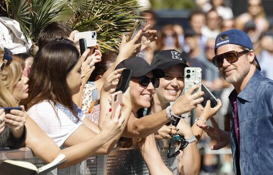 Brad Pitt desata la locura entre fans en San Sebastián