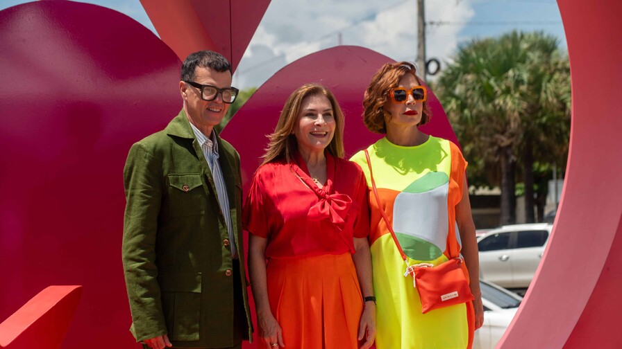 Santo Domingo recibe a Ágatha Ruiz de la Prada entre color y moda