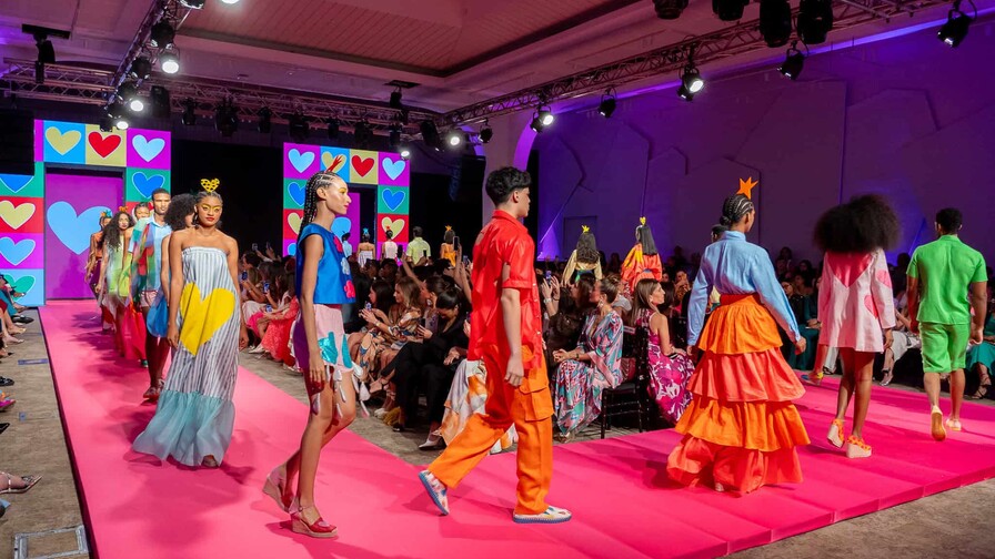 Ágatha Ruiz de la Prada: un universo de color, movimiento y diversión