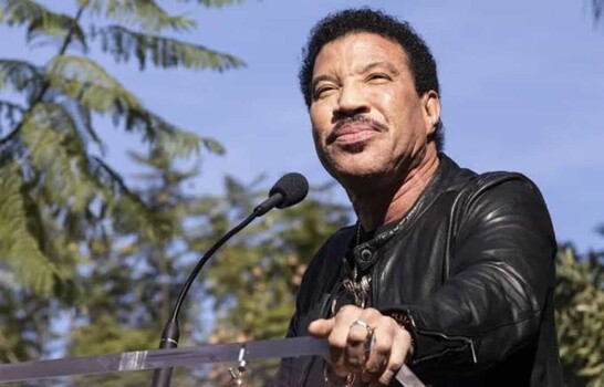 Lionel Richie cancela conciertos tras procedimiento cardíaco