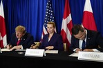 Estados Unidos, Dinamarca y Groenlandia firman en la ONU el acuerdo de seguridad Estados Unidos, Dinamarca y Groenlandia firman en la ONU el acuerdo de seguridad