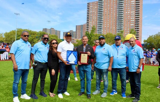 Torneo de béisbol de la FDDNY reúne a 48 equipos y celebra sus 40 años