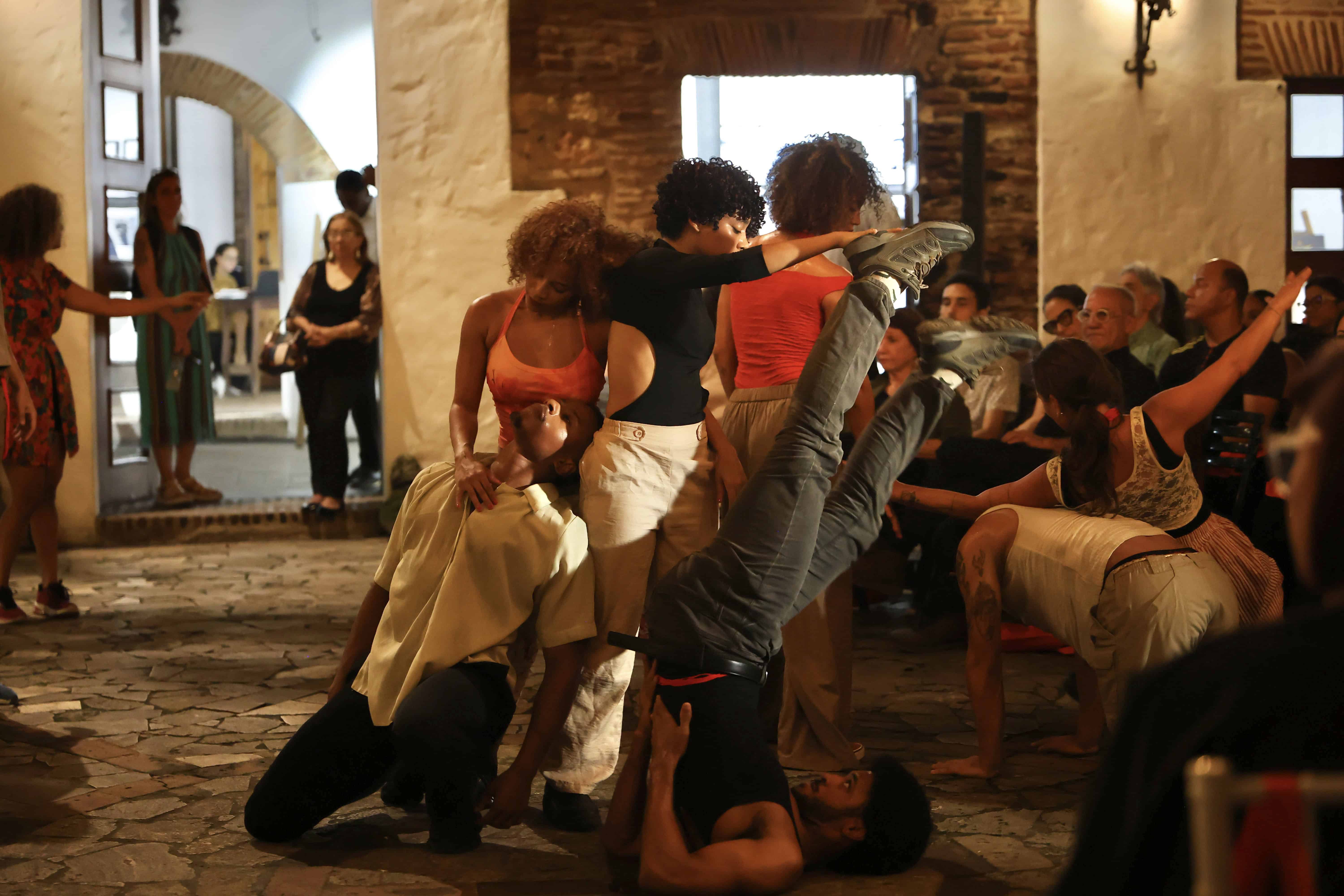 La danza contemporánea tomó la Quinta Dominica en la noche inaugural de Edanco.