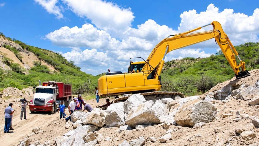 Conflicto por extracción de yeso en Tamayo; comunitarios denuncian sacan 10 veces más de lo pactado Conflicto por extracción de yeso en Tamayo; comunitarios denuncian sacan 10 veces más de lo pactado