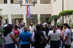 Familiares de médicos imputados de presunto fraude a Senasa oran frente al tribunal Familiares de médicos imputados de presunto fraude a Senasa oran frente al tribunal