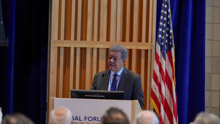 Leonel Fernández advierte que los conflictos internacionales no pueden considerarse hechos aislados Leonel Fernández advierte que los conflictos internacionales no pueden considerarse hechos aislados