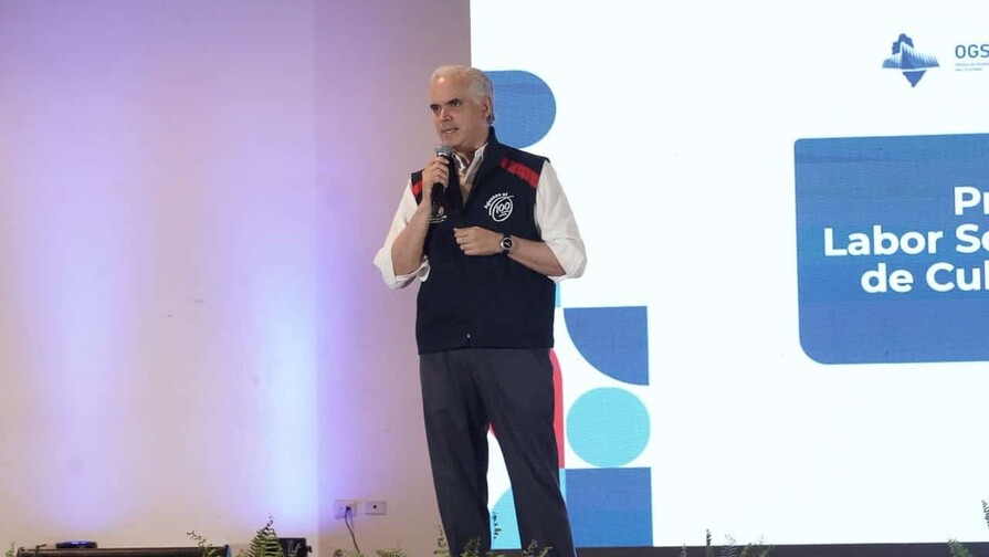 Luis De Camps presenta programa de labor social e incentiva a jóvenes a contribuir en sus comunidad Luis De Camps presenta programa de labor social e incentiva a jóvenes a contribuir en sus comunidad