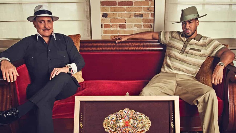 Romeo Santos y Carlos Fuente se unen para presentar “Por amor al tío”