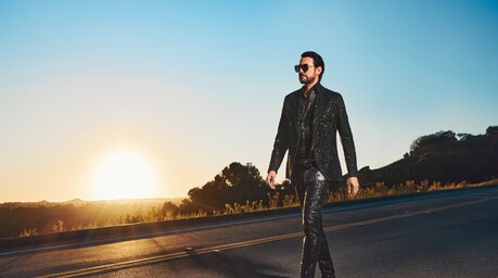 Beto Cuevas se propone conquistar Santiago con su show acústico