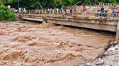 Río Barrera vuelve a rugir: crecida bloquea puente, golpea agricultura y enciende alarma en Los Ríos