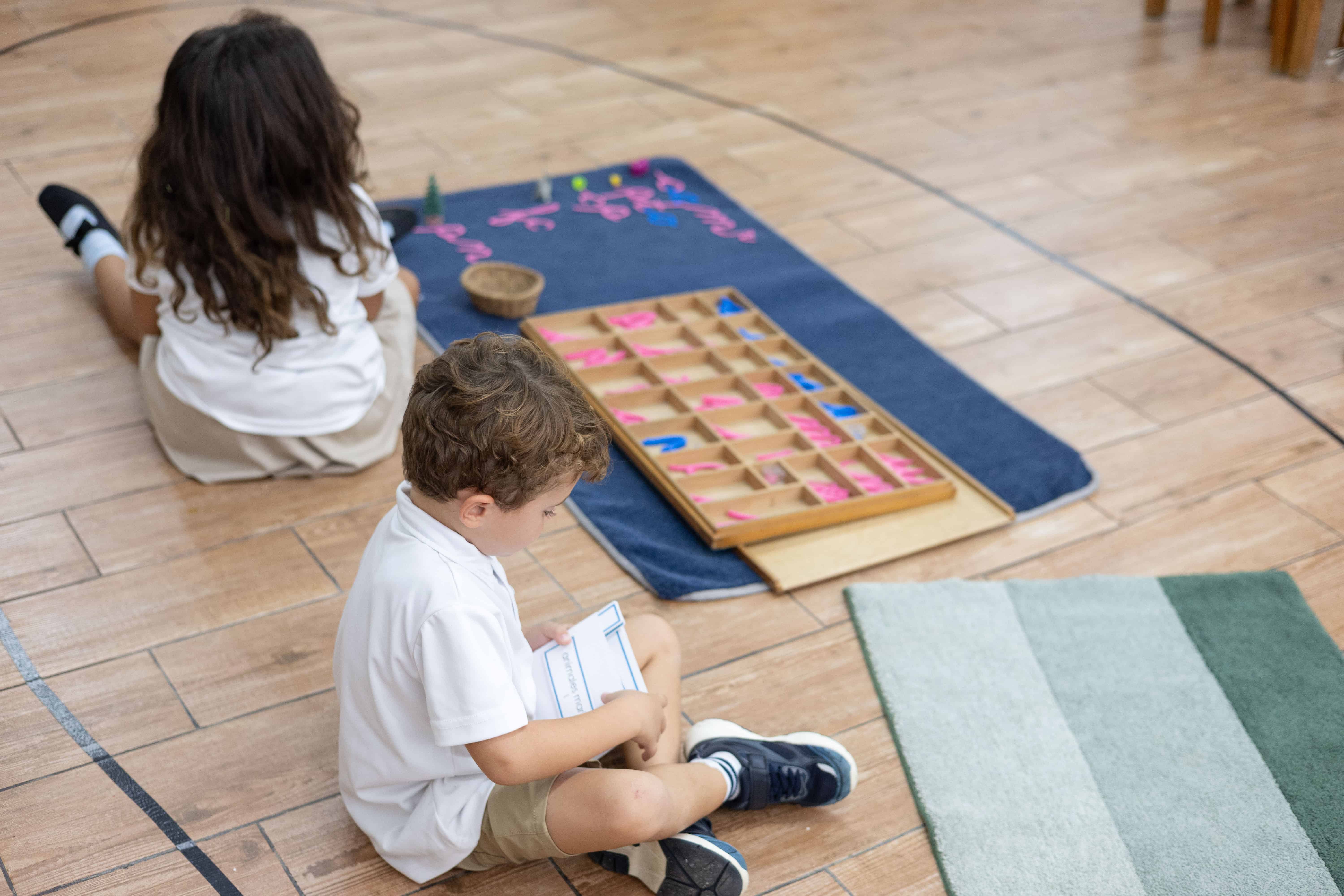 Niños del Preescolar Montessori.
