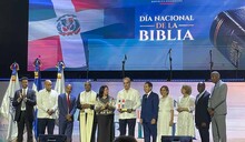 Presidente Abinader encabeza celebración del Día Nacional de la Biblia ante cientos de fieles