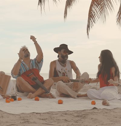 Repetir: la colaboración de Daniel Santacruz y EliaCiM que evoca deseo