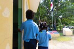 Diez alumnos mantienen viva una escuela rural en Bayaguana