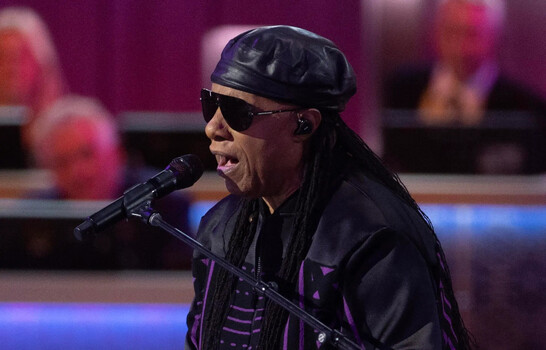Stevie Wonder celebra 50 años del mítico Songs in the key of life con un miniálbum