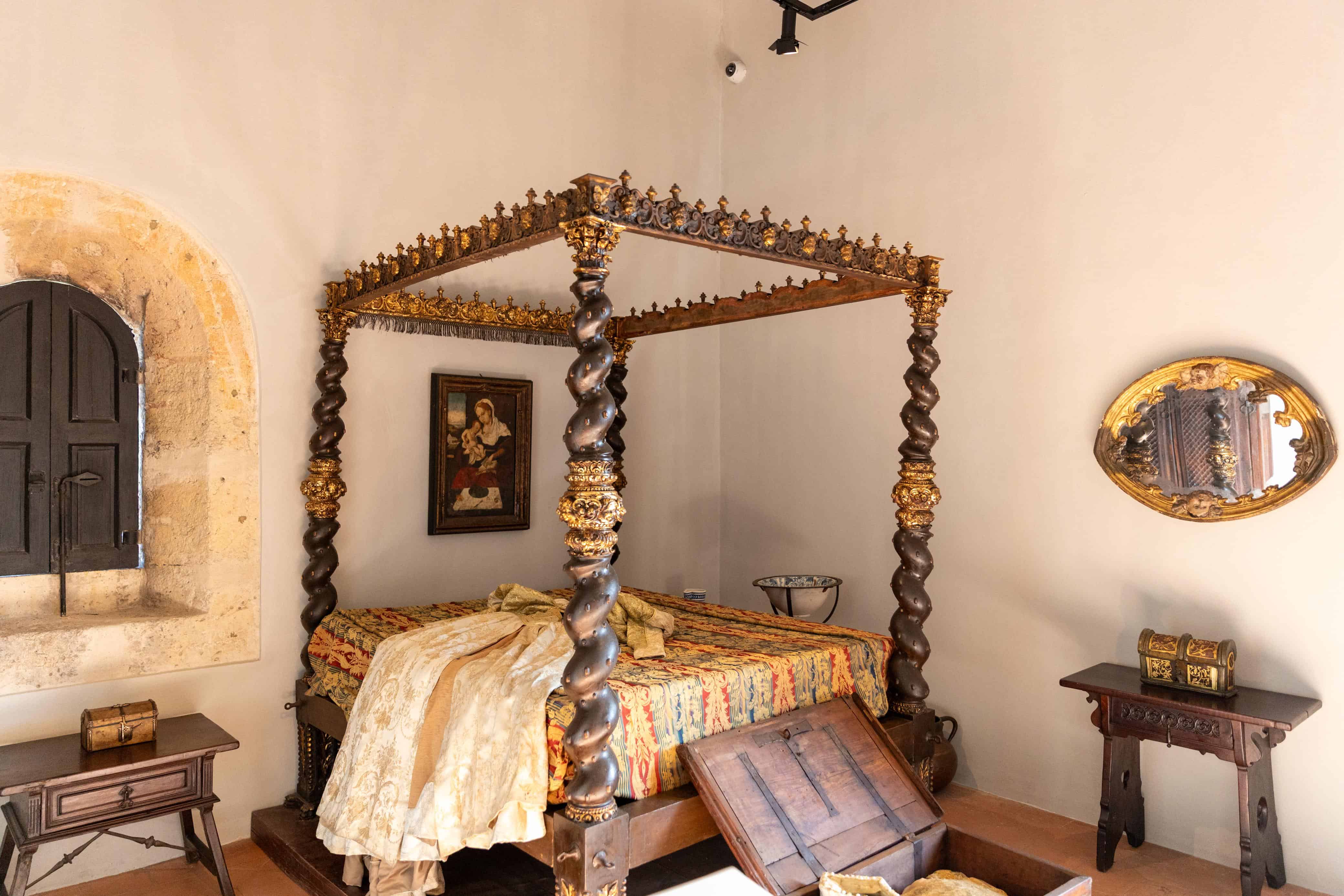 Recreación de recámara virreinal en el Alcázar de Colón.