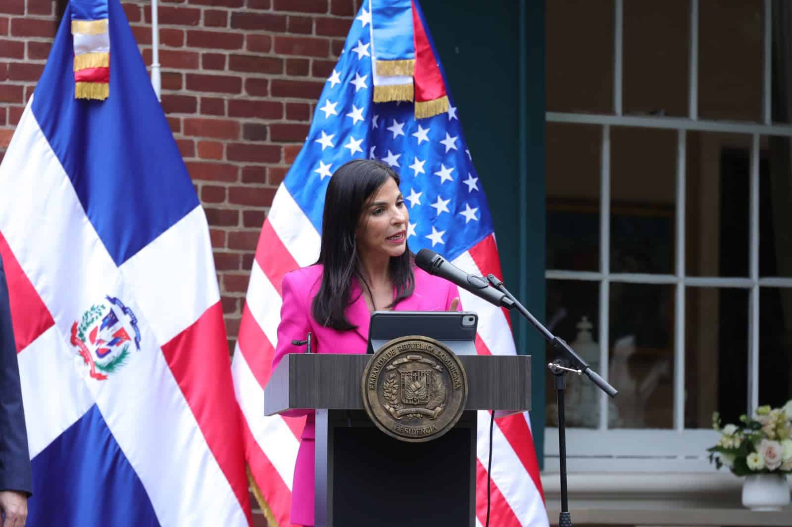 La presidenta de Amchamdr, Francesca Rainieri.