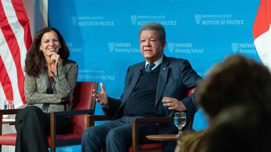 Leonel Fernández en Harvard: “Ningún país tiene el poder para gobernar al resto del mundo”