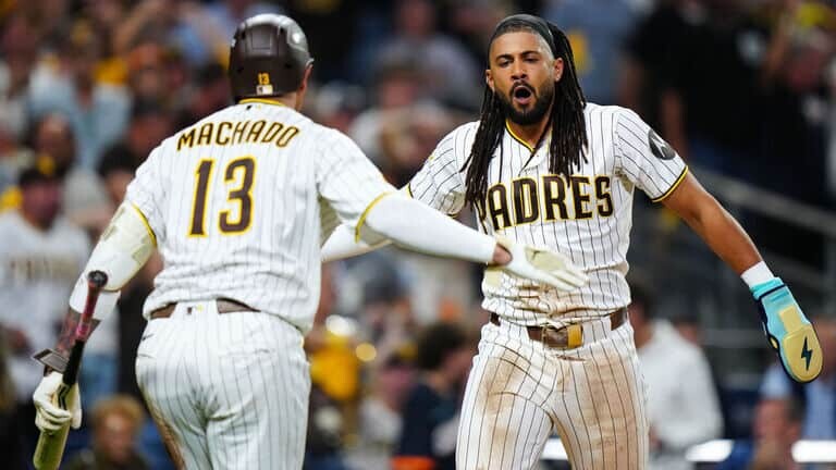 Tatis Jr. y Machado motorizan la ofensiva de los Padres en el primero de la serie