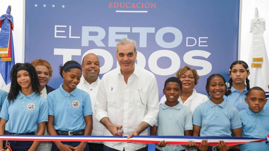 Abinader entrega escuela en Pedro Brand con capacidad para 960 estudiantes