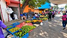 Mercado de Barahona sigue entre insalubridad y desorden; comerciantes reclaman nueva plaza
