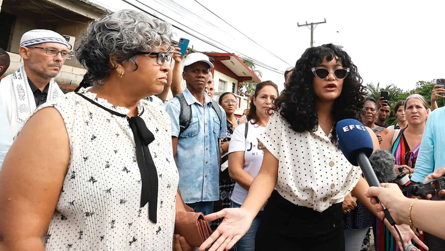 Tribunal cubano declara culpable y pide pena de dos años para Anna Bensi y su madre