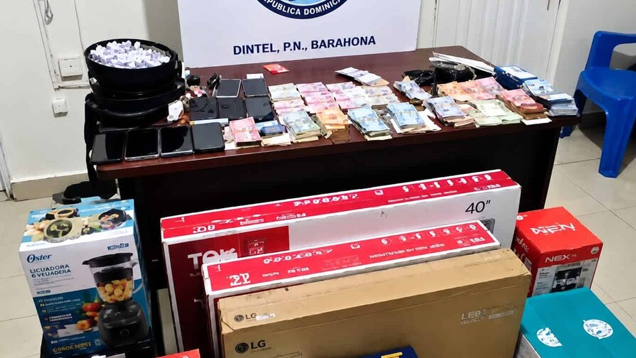 Ofrecían premios en efectivo y electrodomésticos: nueve detenidos por presunta estafa en Barahona