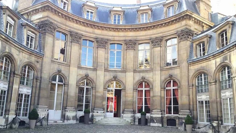 El futuro incierto de la Casa de A. Latina en París tras anuncio de venta de sus locales