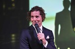 David Bisbal lanza nuevo disco Eternos como homenaje al pop romántico