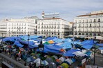 La presidenta de Madrid recurre a la Justicia para intentar desalojar la acampada de Sol