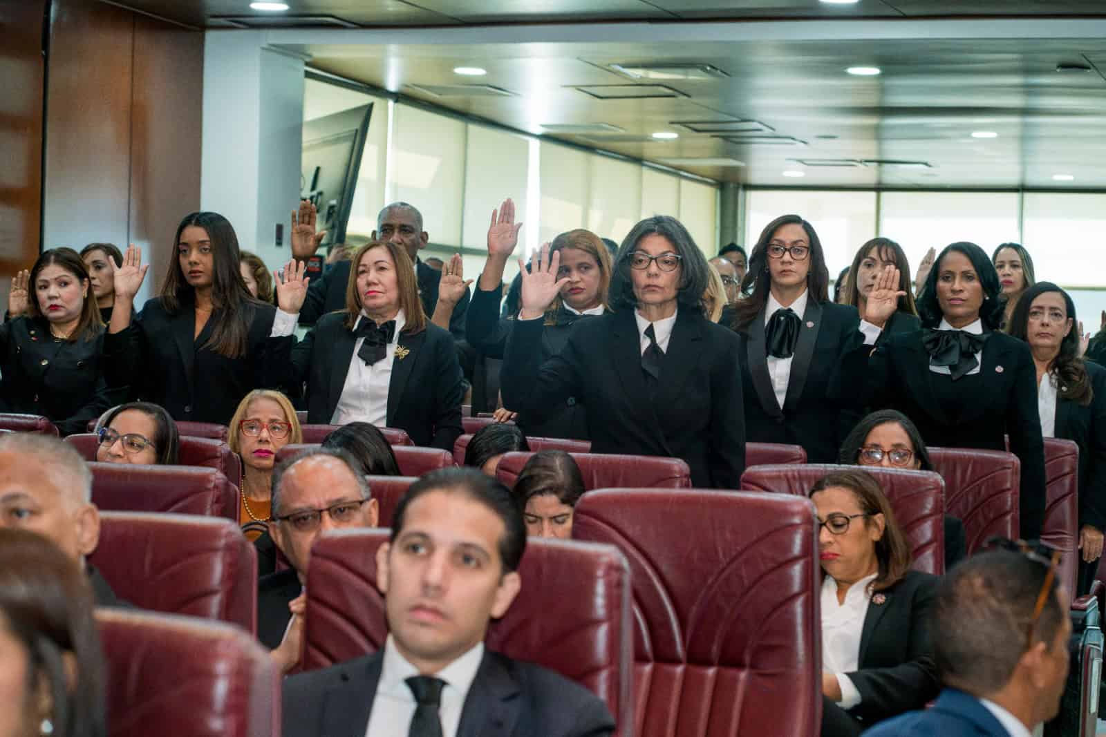 Los jueces promovidos y juramentados este miércoles 01 de octubre del 2026.