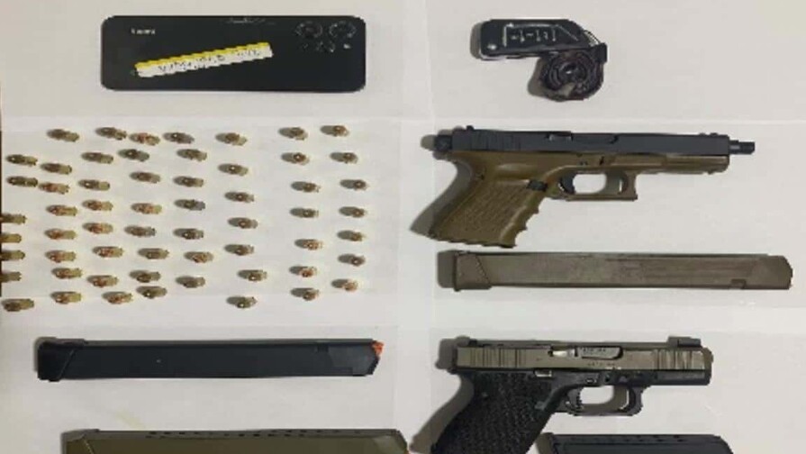 Apresan a dos hombres con 12 registros policiales entre ambos y les ocupan armas