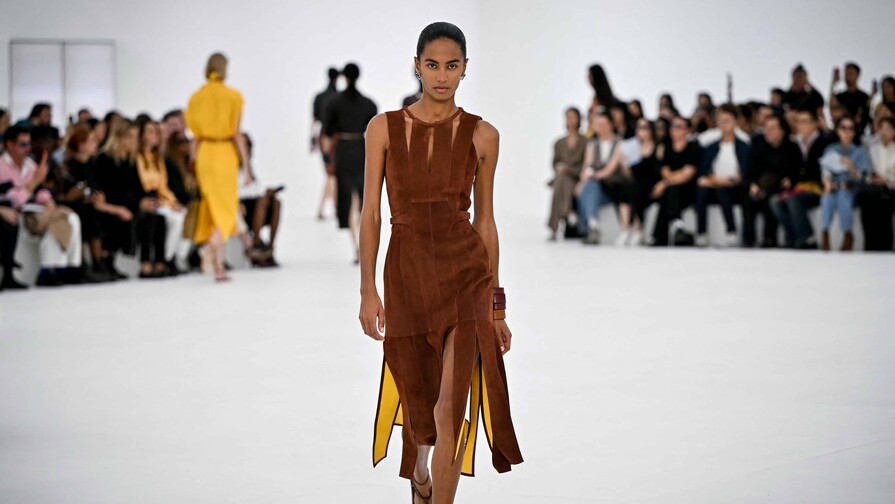 Hermès suaviza en París el cuero para el verano de 2027
