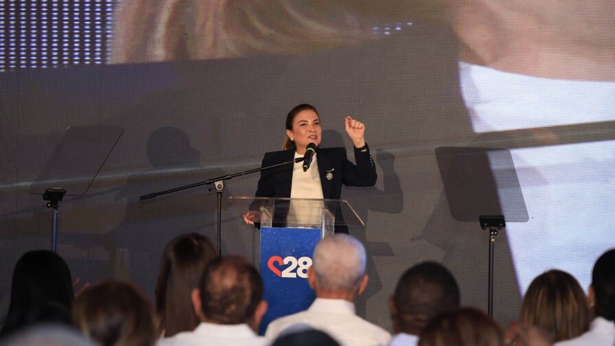 Carolina Mejía suma senadores, diputados, alcaldes y ahora dirigentes de peso en el PRM