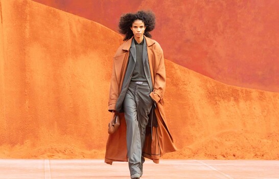 Lacoste transita entre la estética urbana y deportiva en París