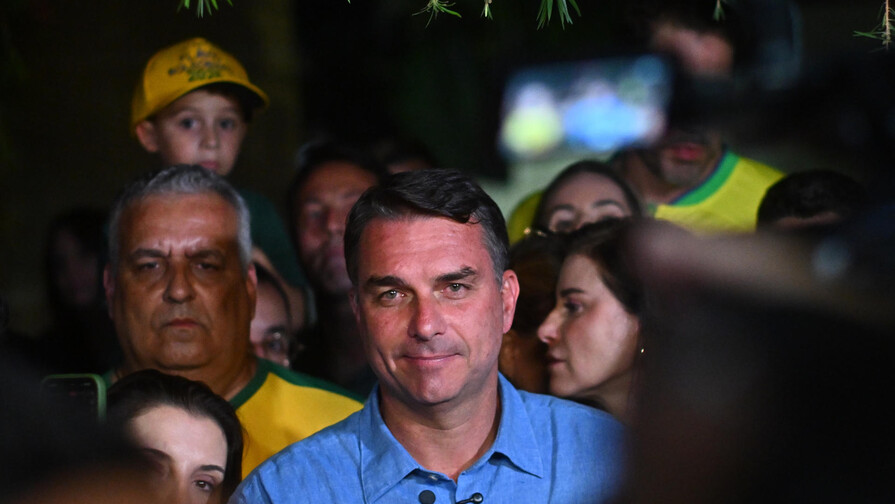 Bolsonaro en posición de fuerza contra Lula impulsado por ola conservadora en Brasil