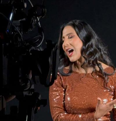 Nathalie Peña-Comas lidera el chart de Pop RD de Monitor Latino con Sombras nada más