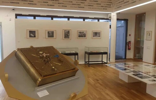 Museo de Francia investiga el robo de un libro de Salvador Dalí