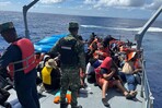 Guardia Costera de EE. UU. rescata a 61 migrantes de embarcación que se hundía cerca de Samaná