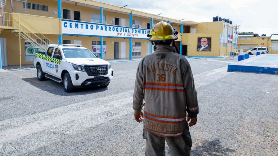 Más de 15 estudiantes resultan intoxicados tras quema de medicamentos vencidos en escuela Domingo Savio Más de 15 estudiantes resultan intoxicados tras quema de medicamentos vencidos en escuela Domingo Savio