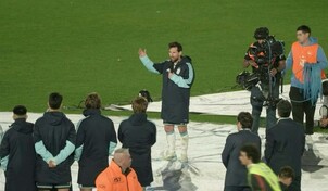 Messi dice adiós a Argentina con gol, doble asistencia y lágrimas