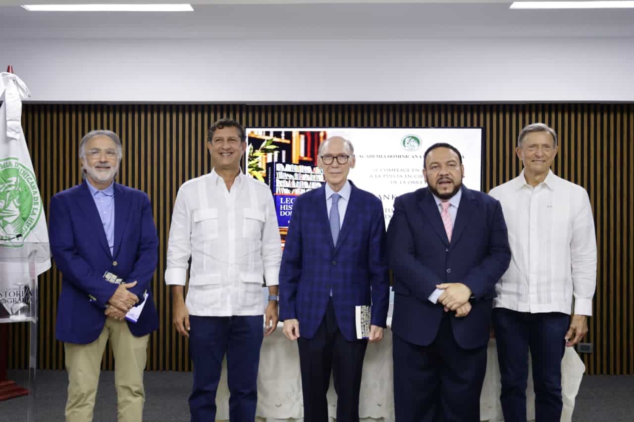 Andrés Dahuajre, Manuel Estrella, Frank Moya Pons, Miguel Reyes Sánchez y Roberto Álvarez.